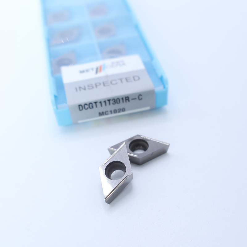 Сермет CNC Свертовые вставки DCGT07 DCGT11 C Окончание Чип Breaker Металлический материал Высокая износостойкость Преимущество