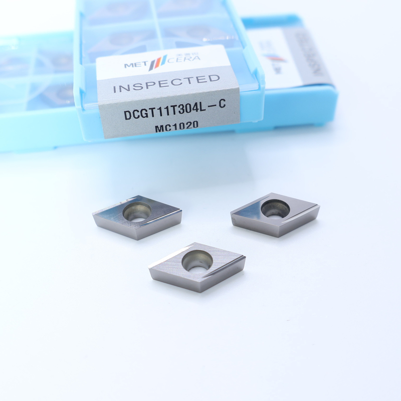 Сермет CNC Свертовые вставки DCGT07 DCGT11 C Окончание Чип Breaker Металлический материал Высокая износостойкость Преимущество