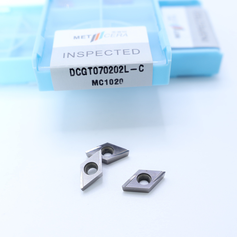 Сермет CNC Свертовые вставки DCGT07 DCGT11 C Окончание Чип Breaker Металлический материал Высокая износостойкость Преимущество