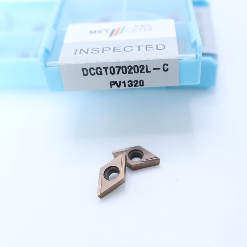 Сермет CNC Свертовые вставки DCGT07 DCGT11 C Окончание Чип Breaker Металлический материал Высокая износостойкость Преимущество